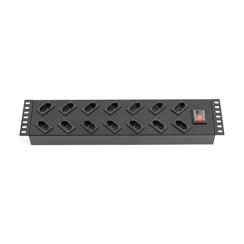 PDU en Rack con Conmutación Vertical Suiza de 14 Salidas